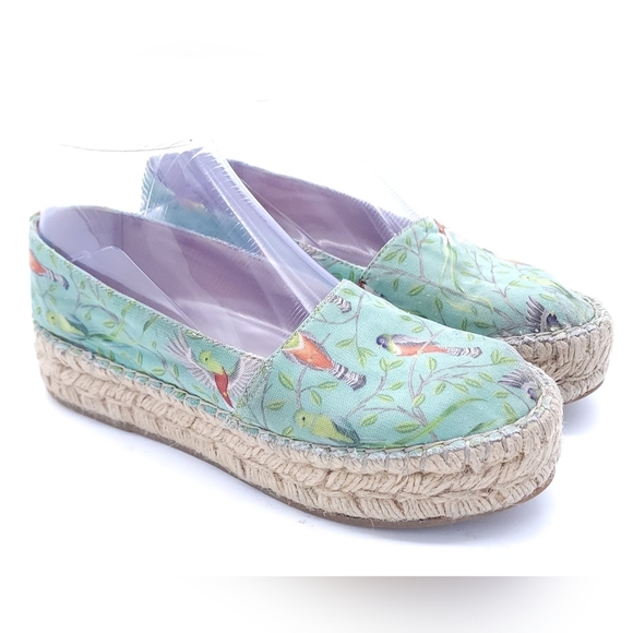 Wisdom Bird Tropical Luxury Amazonia Green Bird Print Espadrille Shoes Size 36 - Picture 1 of 11